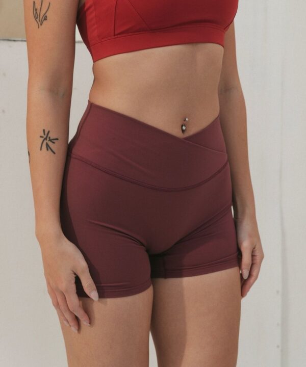 新版|前交叉腰瘦翹臀三分短褲-陶土紅棕