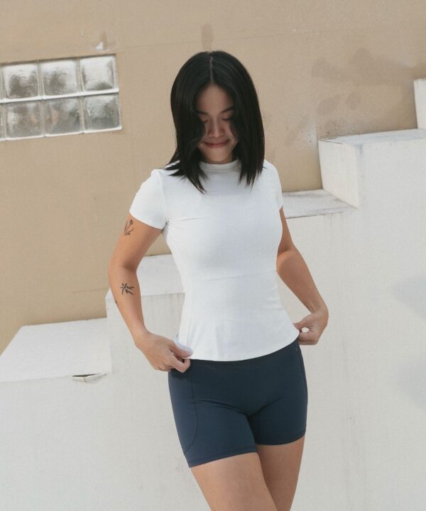 小蠻腰|立體剪裁厚磅數短袖運動上衣-白